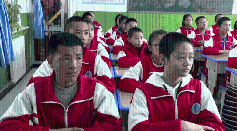 内蒙古自治区总工会多部门组织开展主题党日活动
