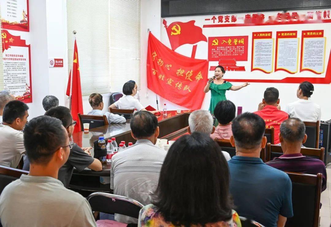 烟火气里迎新春 消费升温年味浓